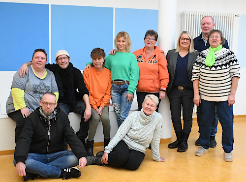 Alltagsbetreuung im Zentrum Wir schulen im Rahmen der Alltagsförderungsverordnung leistungserbringende Personen von Agenturen und Dienstleistungsunternehmen sowie gewerblich tätigen Einzelkräften.